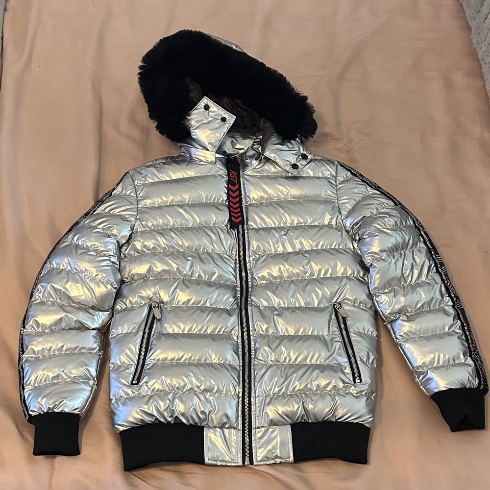 Reelistik Shiny Silver Puffer Jacket with Black Fur Trim